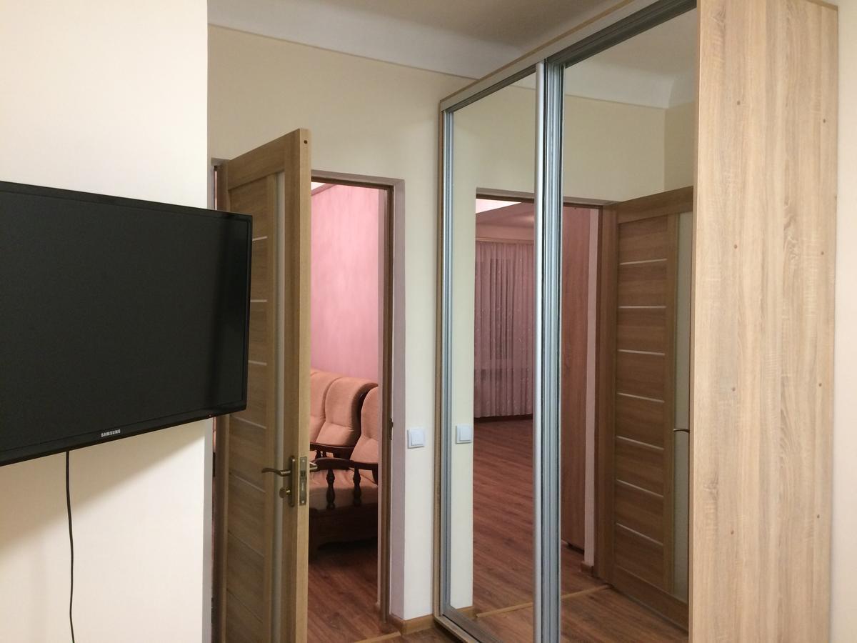 Apartments Печерск Kiev Exterior foto
